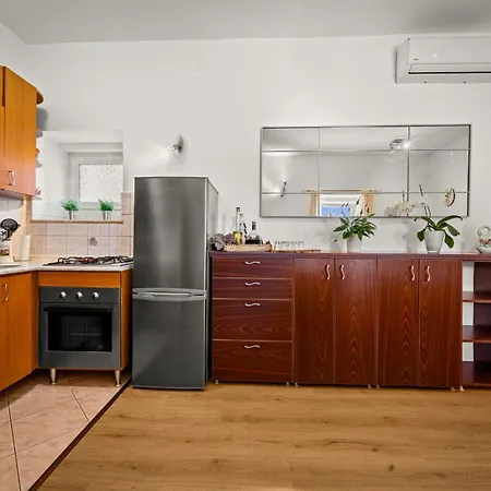 Pool Franko - Shared Pool Apartamento Ližnjan