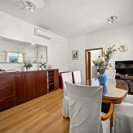 Pool Franko - Shared Pool Apartman Liznjan