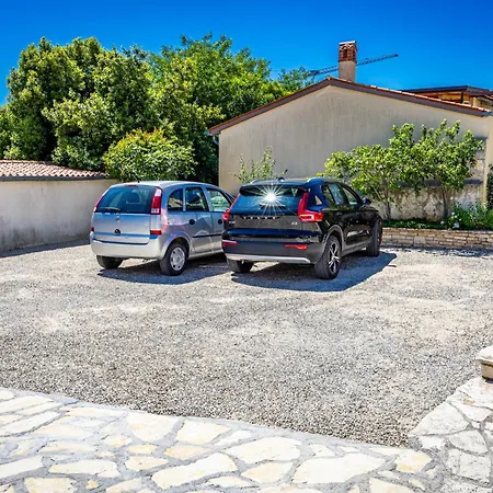 Pool Franko - Shared Pool Apartamento Ližnjan